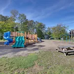 Pocono Getaway Hot Tub, Community Lake Access!