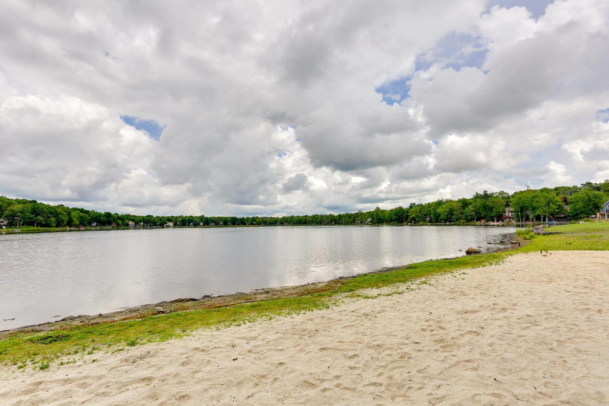 Pocono Getaway Hot Tub, Community Access! * Tobyhanna