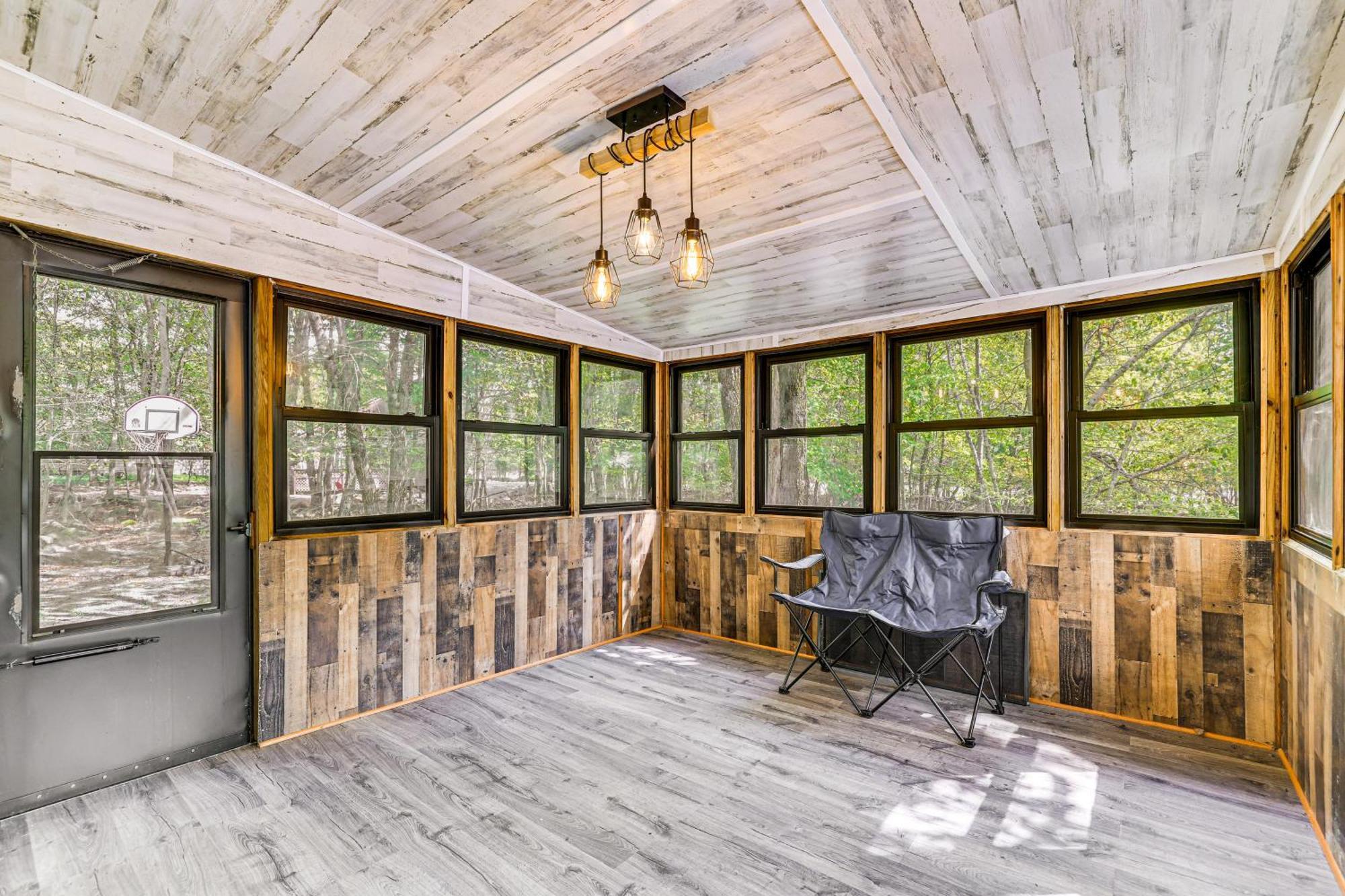 Pocono Getaway Hot Tub, Community Access! *