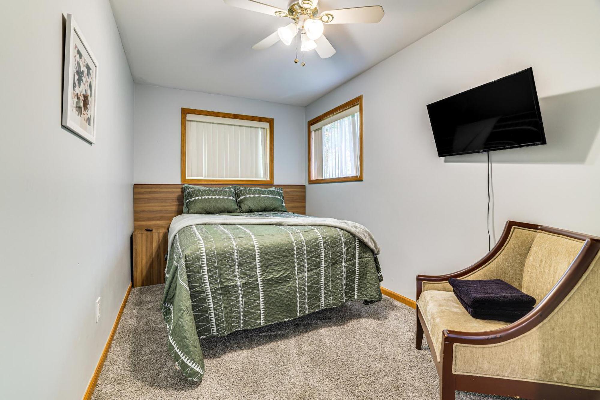Pocono Getaway Hot Tub, Community Access! * Tobyhanna