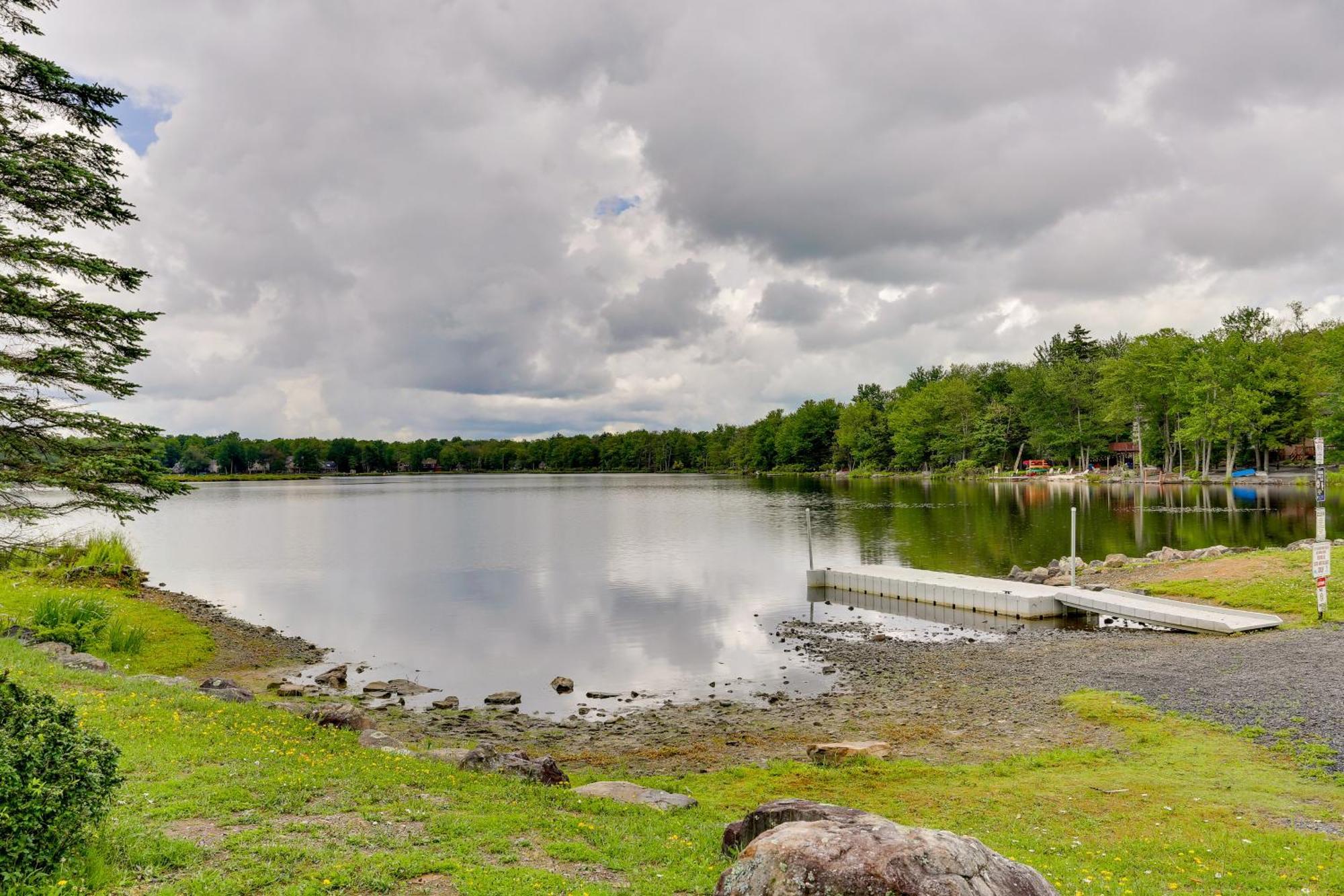 Pocono Getaway Hot Tub, Community Access! * Tobyhanna